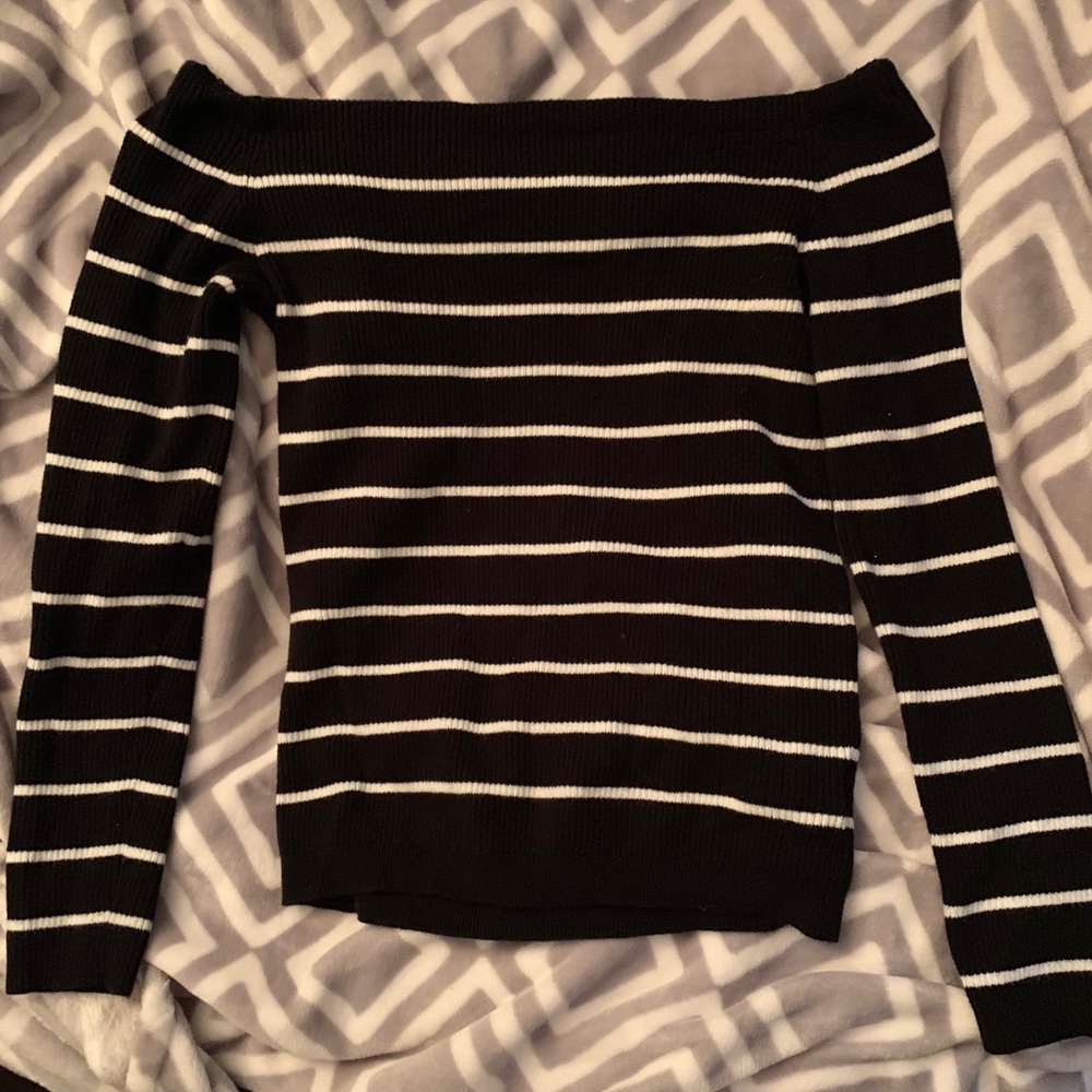 American Eagle off the shoulder shirt